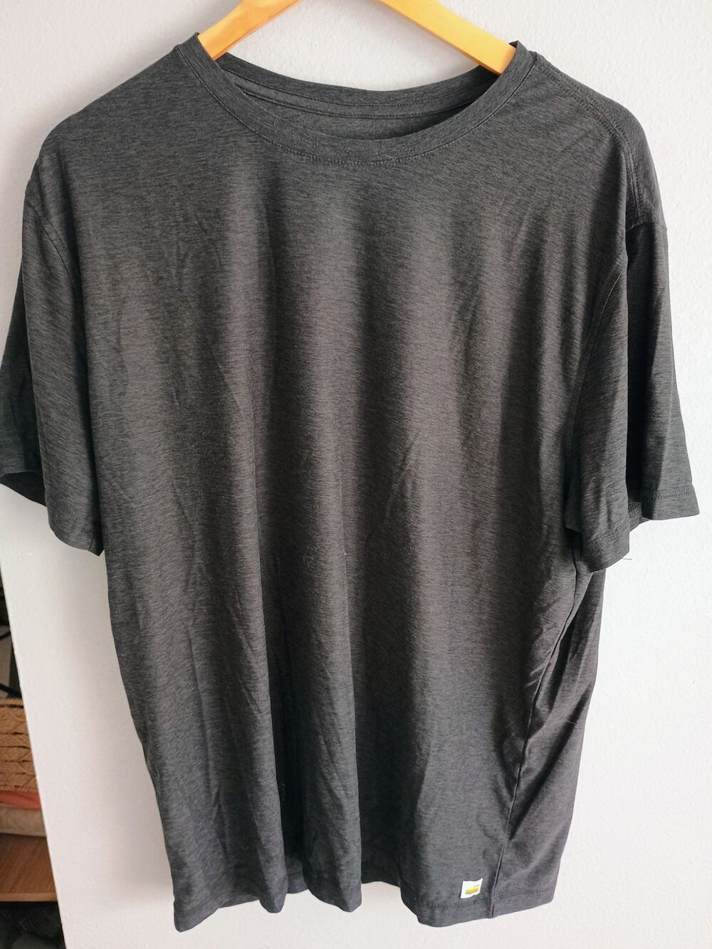 Vuori minimalist casual lounge comfortable wardrobe basic active XL TShirt